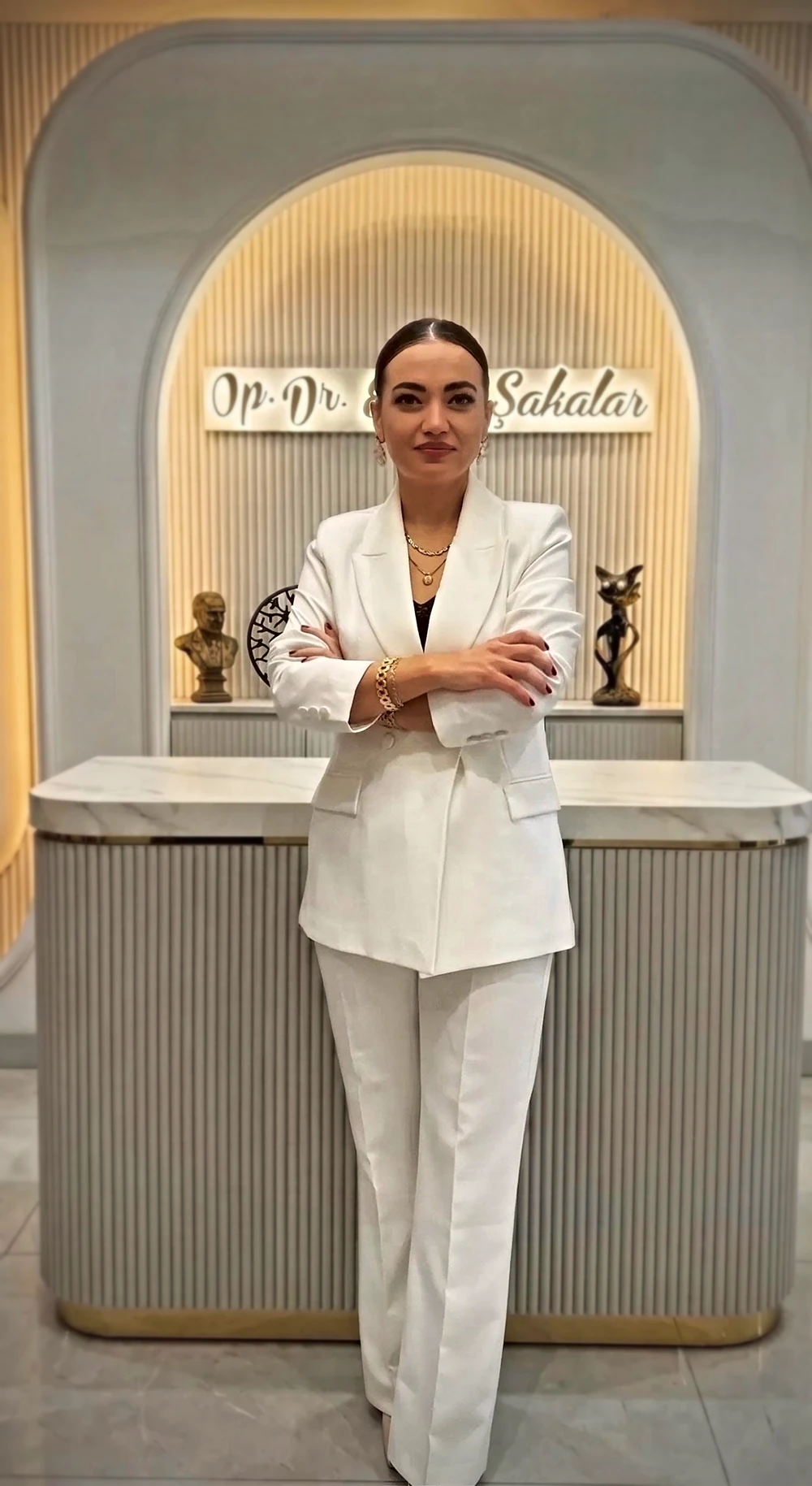 Uzm. Dr. Emine Şakalar klinikte